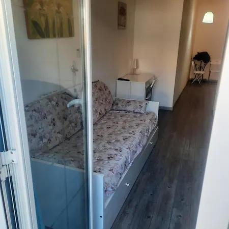 Апартаменты Emily's House *